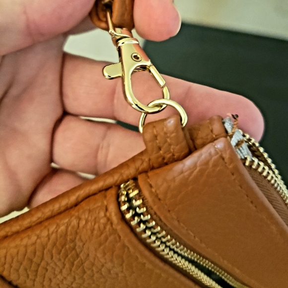 Adrienne Vittadini brown leather wristlet - Picture 6 of 6